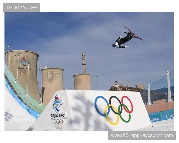 滑雪大跳台选手落地稳得像踩地毯