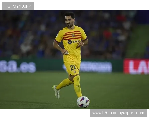 曼城京多安精巧挑射越过防线，足球艺术再度惊艳全场